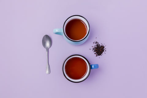 2 cups of loose leaf tea and a teaspoon