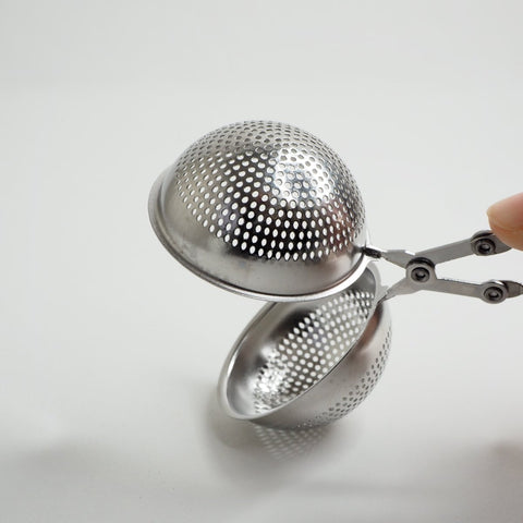 Tea ball Infuser opened